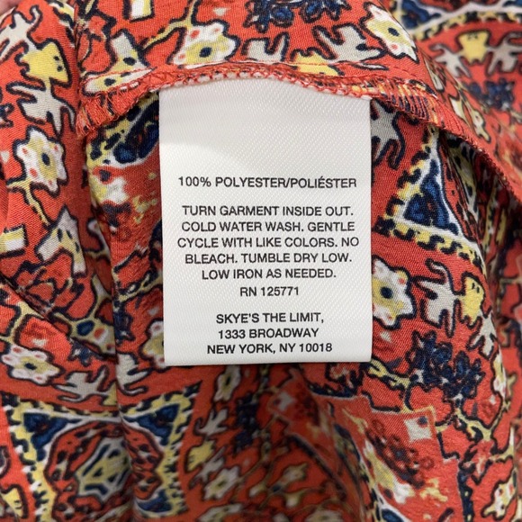 Skye's The Limit Woman 3X Red Medallion Lace Up Tassel Sharkbite Sleeveless Top - Picture 4 of 5